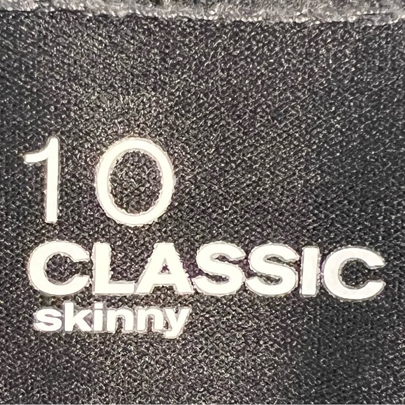 Liz Clairborne Grey Wash Mid Rise Denim stretch Jean - Picture 6 of 11